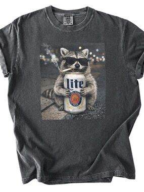 Men's Short Sleeve Graphic Tee in Pepper with Raccoon Print